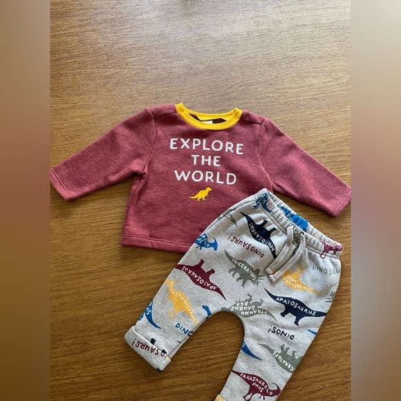 Old Navy Outfit size 3-6 M - Picture 2 of 5